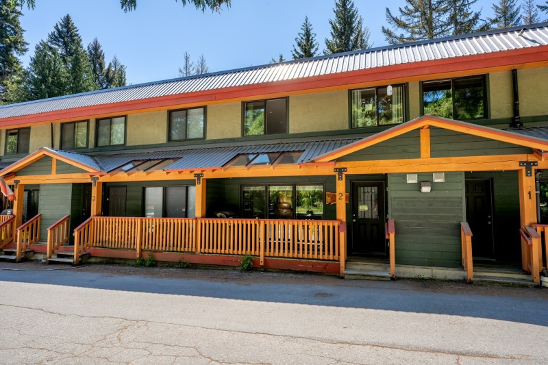 2AlpineHouse01