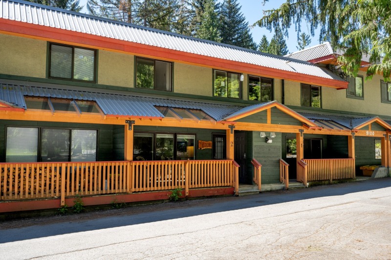 2AlpineHouse02