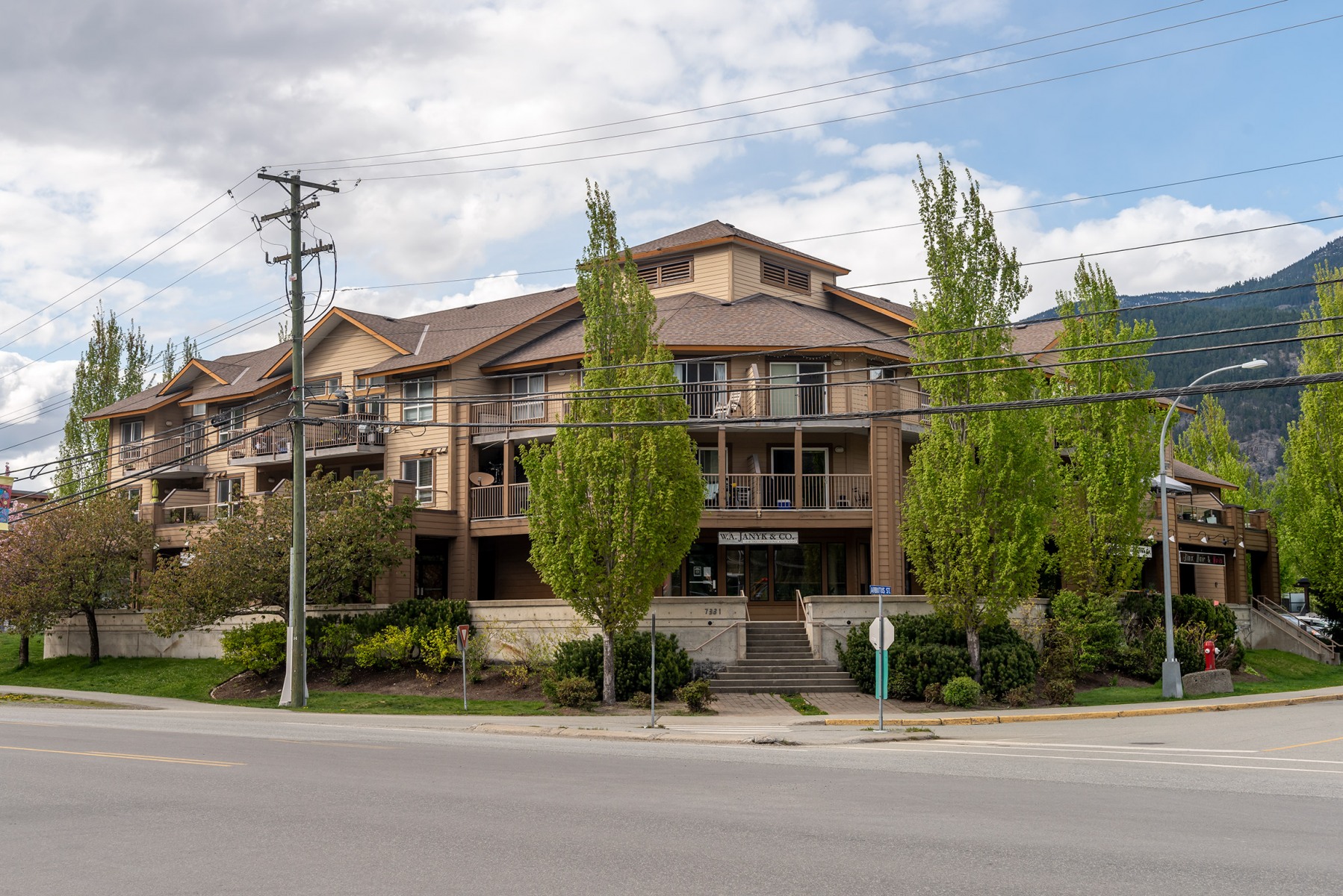 207 7331 Arbutus Street, The Winchester, Pemberton, BC